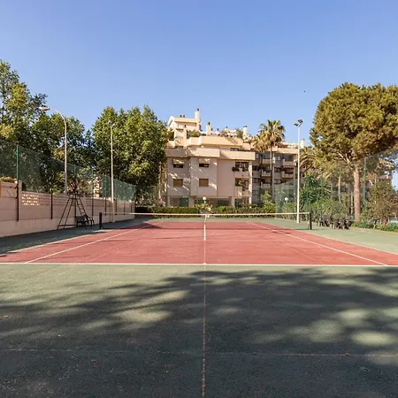 Chill & Pool Torremolinos