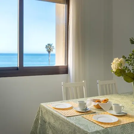 Chill & Pool Апартаменты