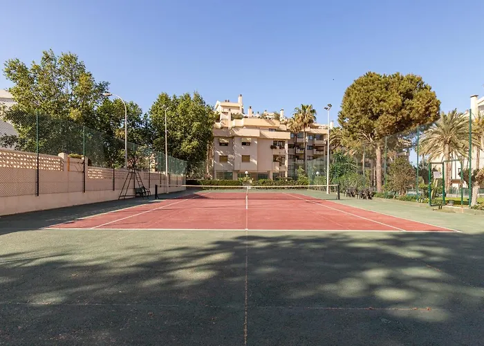 Chill & Pool Τορρεμολίνος