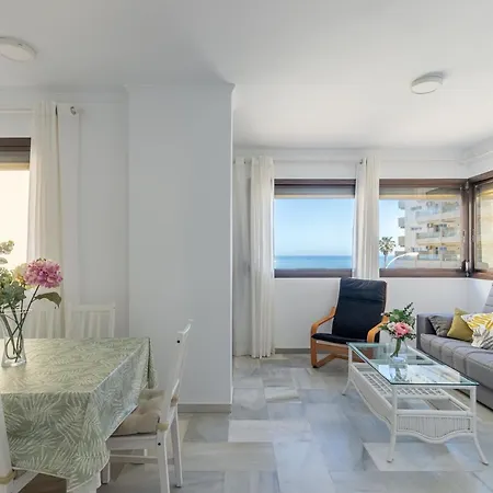 Chill & Pool Apartamento Torremolinos